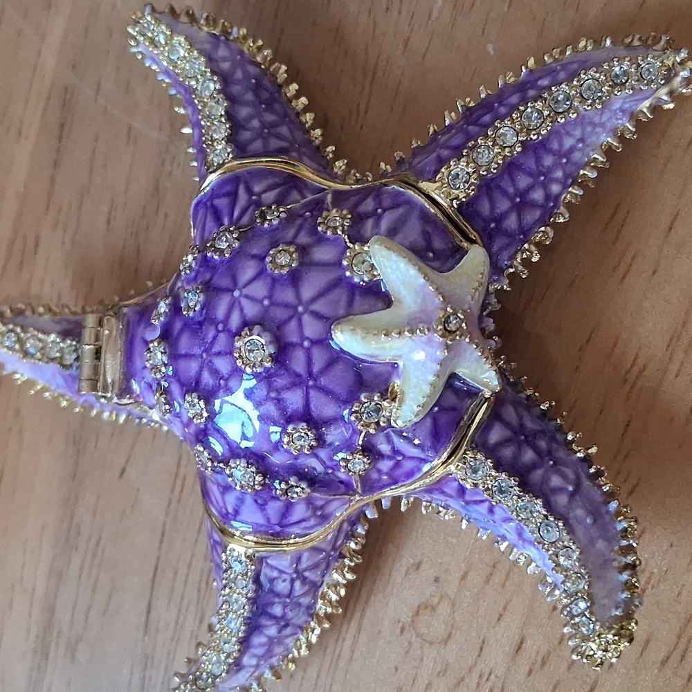 Kingspoint Designs Starfish Trinket Box With Starfish Necklace, Crystal Studded
